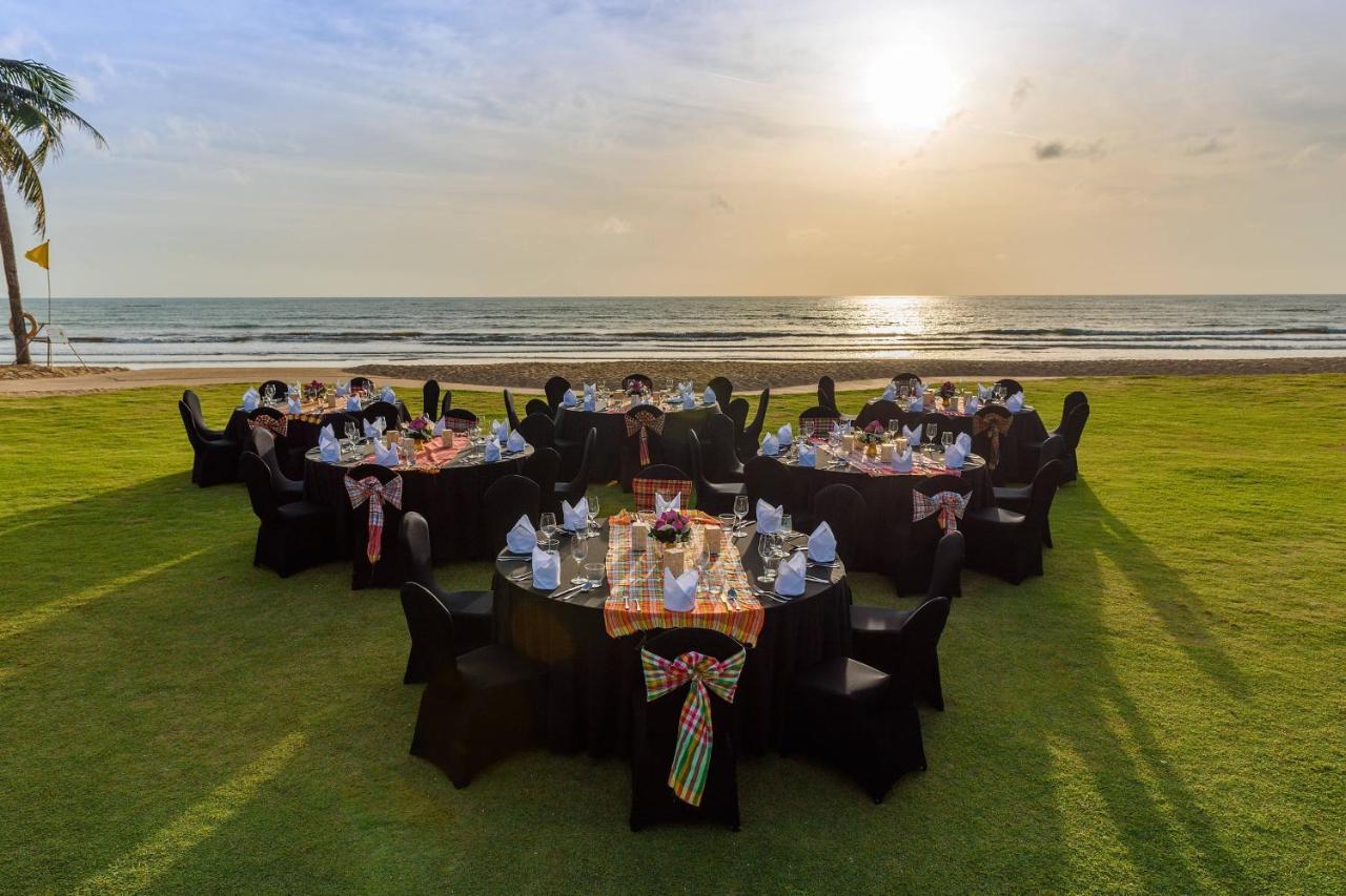 Jw Marriott Khao Lak Resort And Spa Экстерьер фото The lawns at the Taj Bengal
