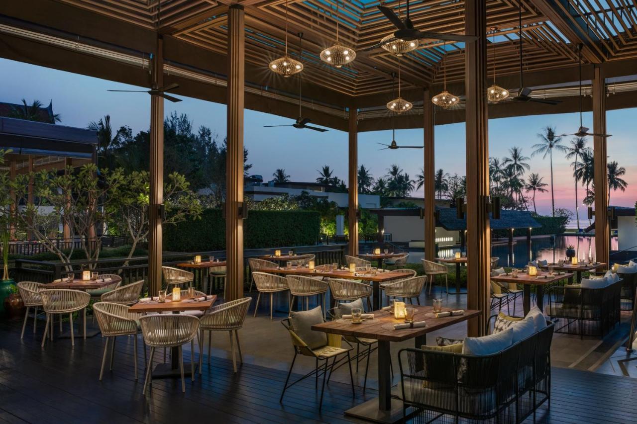 Jw Marriott Khao Lak Resort And Spa Экстерьер фото The Deck
