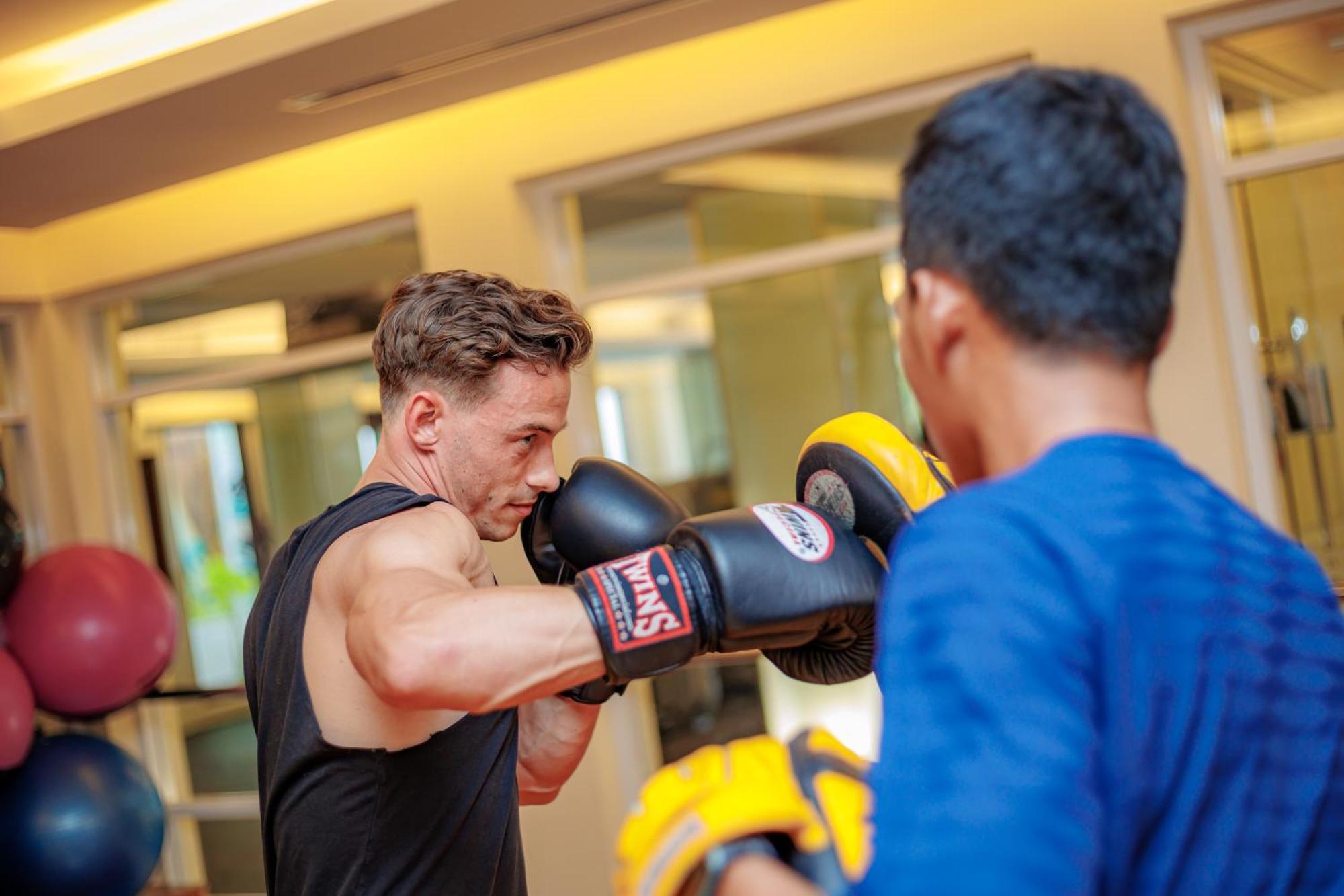 Jw Marriott Khao Lak Resort And Spa Экстерьер фото Training with a sparring partner