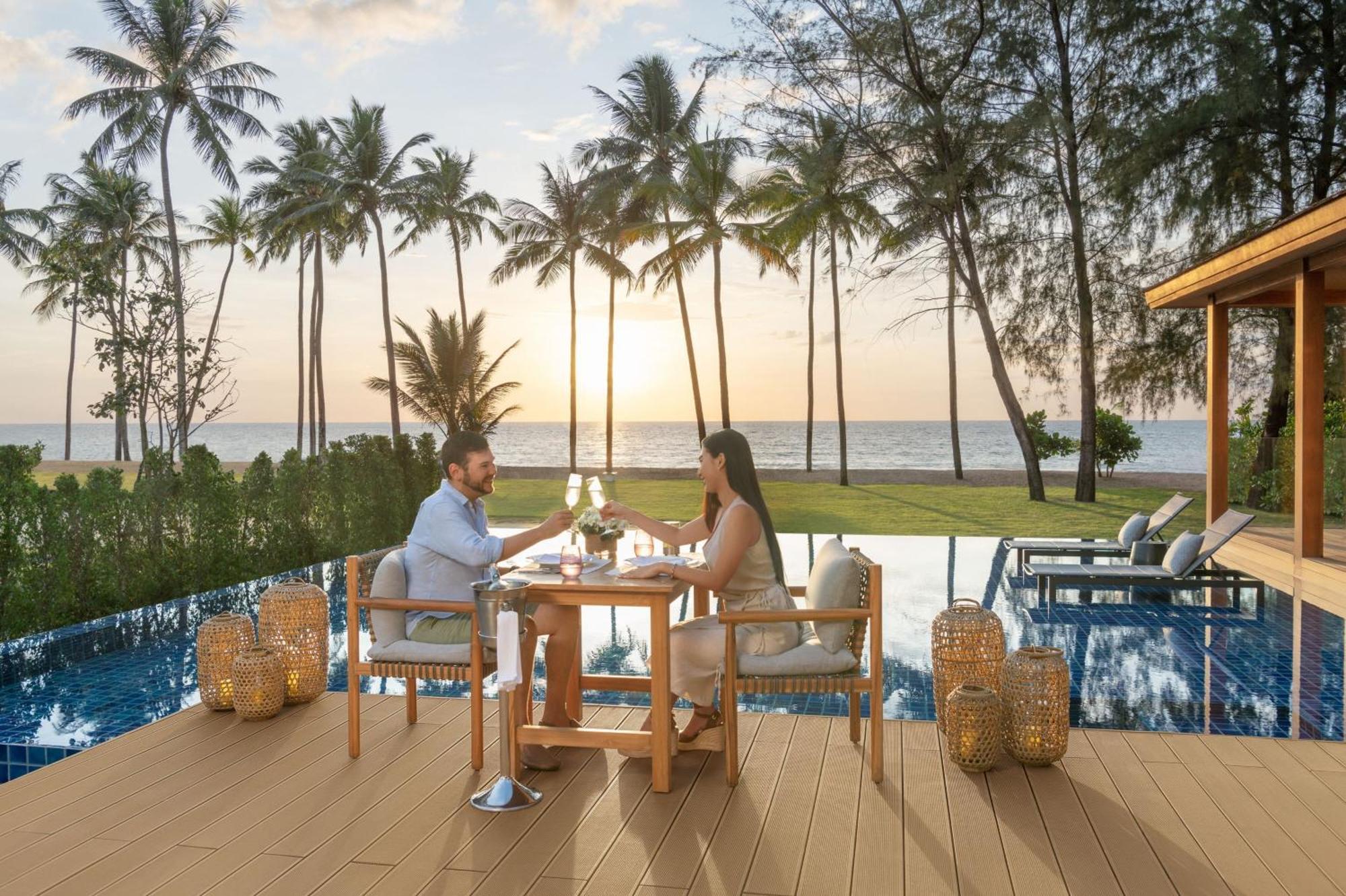 Jw Marriott Khao Lak Resort And Spa Экстерьер фото The Beach Club